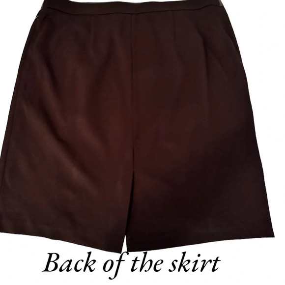 NWT Women’s Plus Size Pull On Faux Leather Front Panel Skirt - Picture 3 of 6